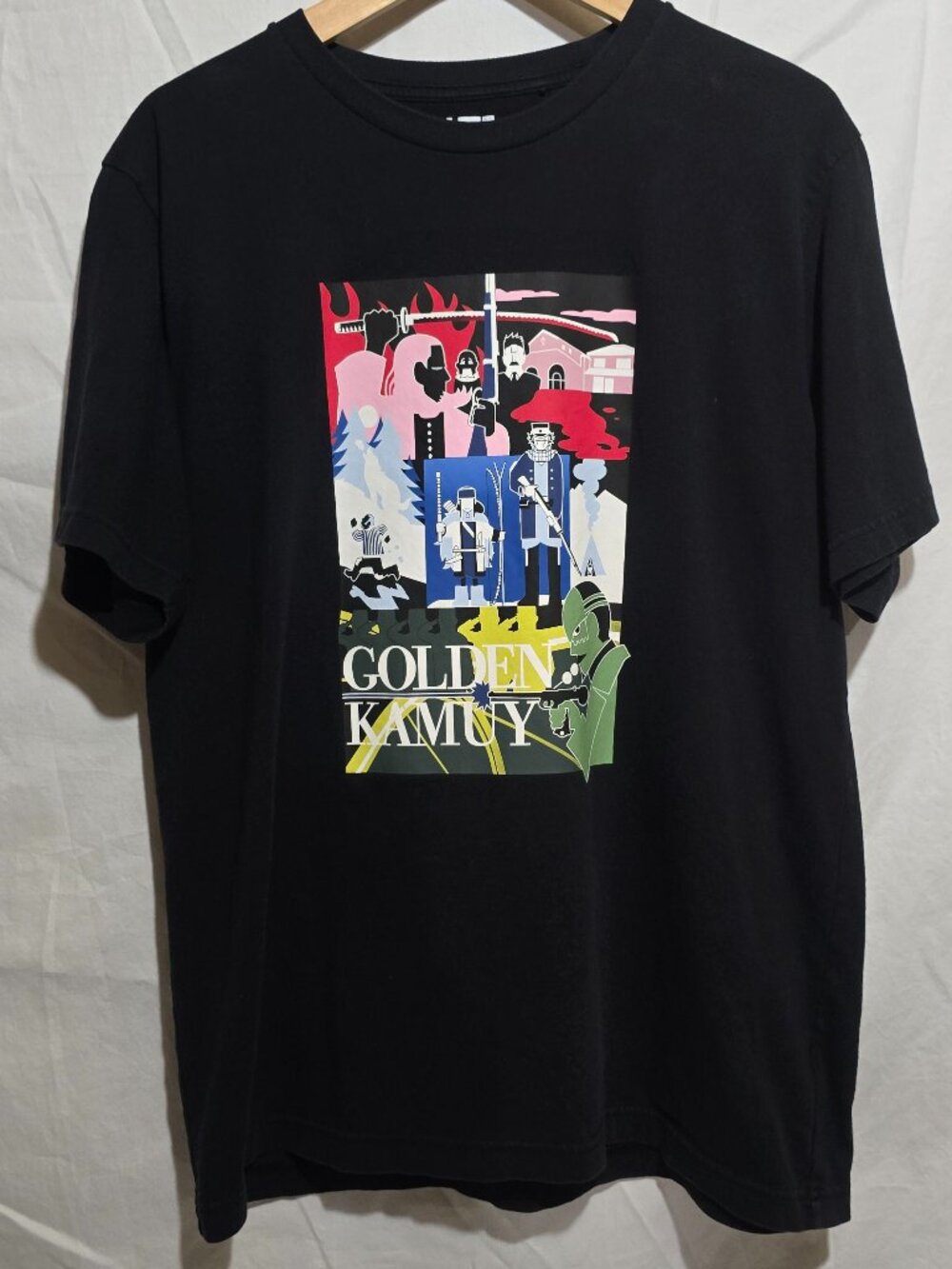 UT Uniqlo Golden Kamuy SS Crewneck - Black - Sz L*